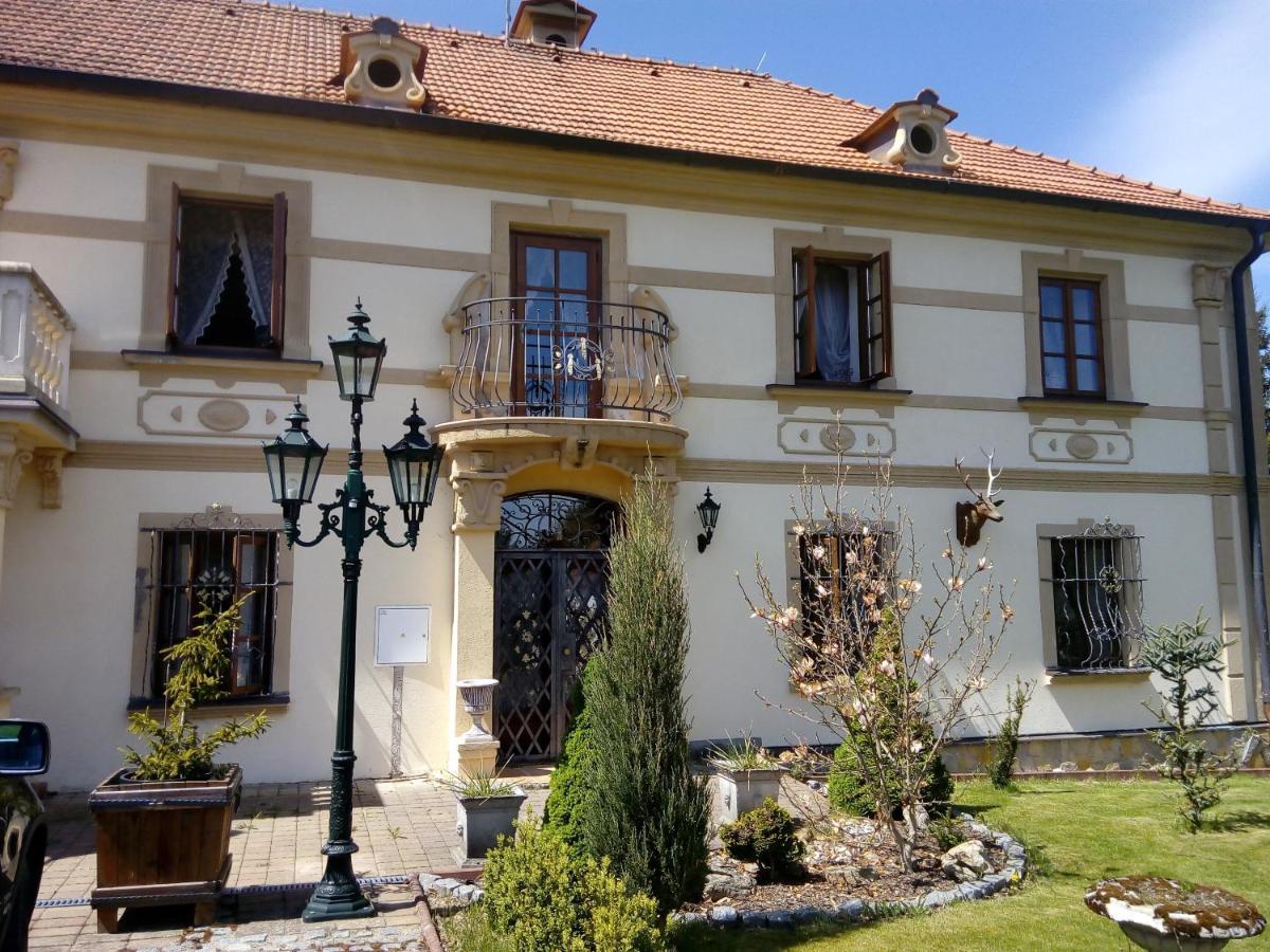 Zamecek Zdiky - Zamecky Apartman Bujanov Extérieur photo